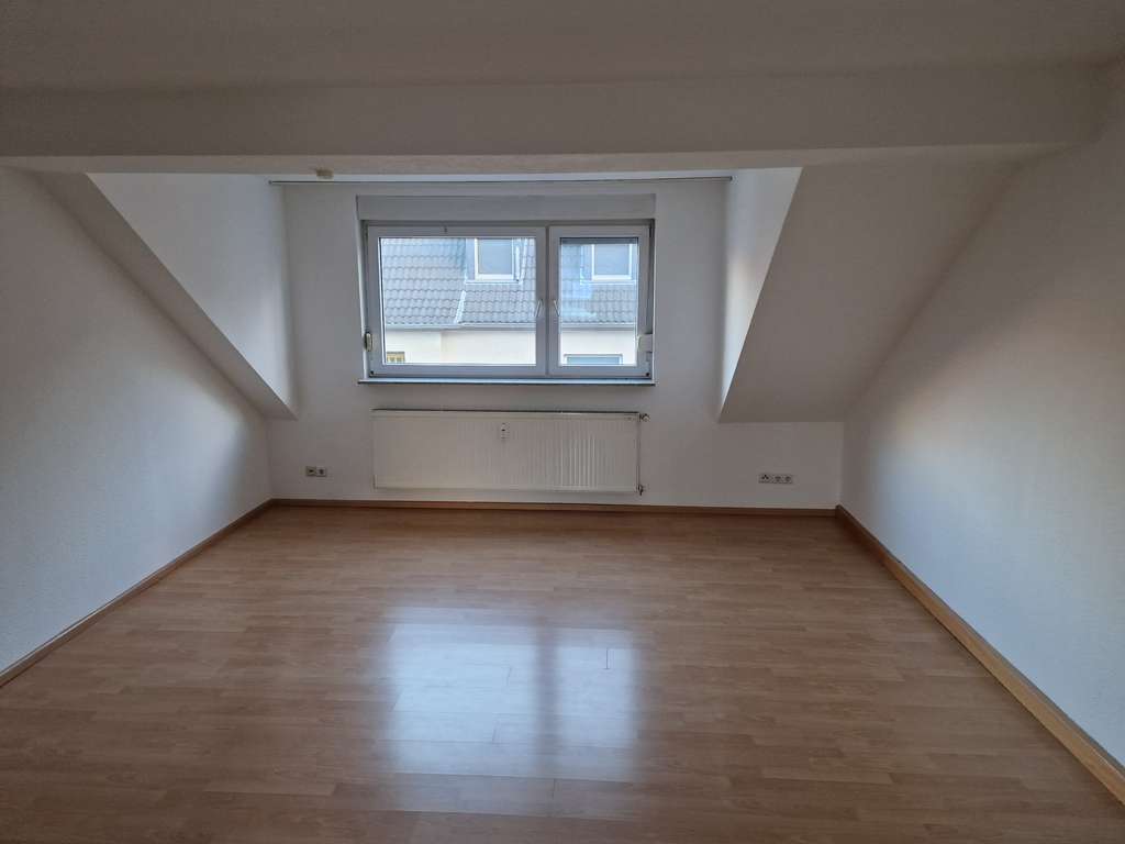 +++Tolle 67m² 2-Zimmer Wohnung im DG mit Garage in der Innenstadt zu vermieten +++ – Bild 1